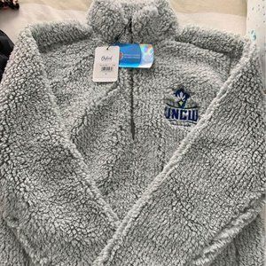 NWT UNCW Seahawks Sherpa